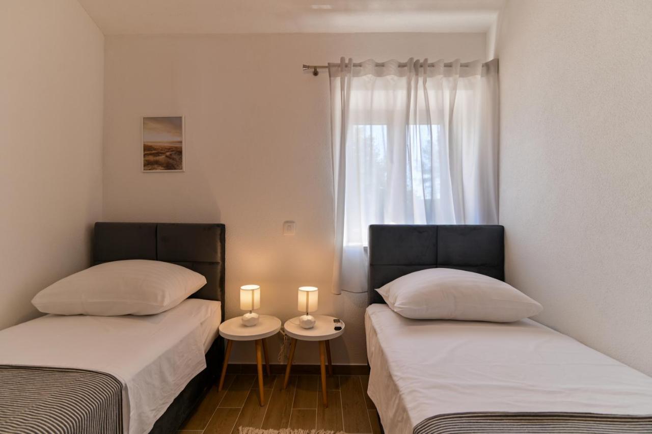Villa Rudini With Heated Pool Okrug Gornji Bagian luar foto
