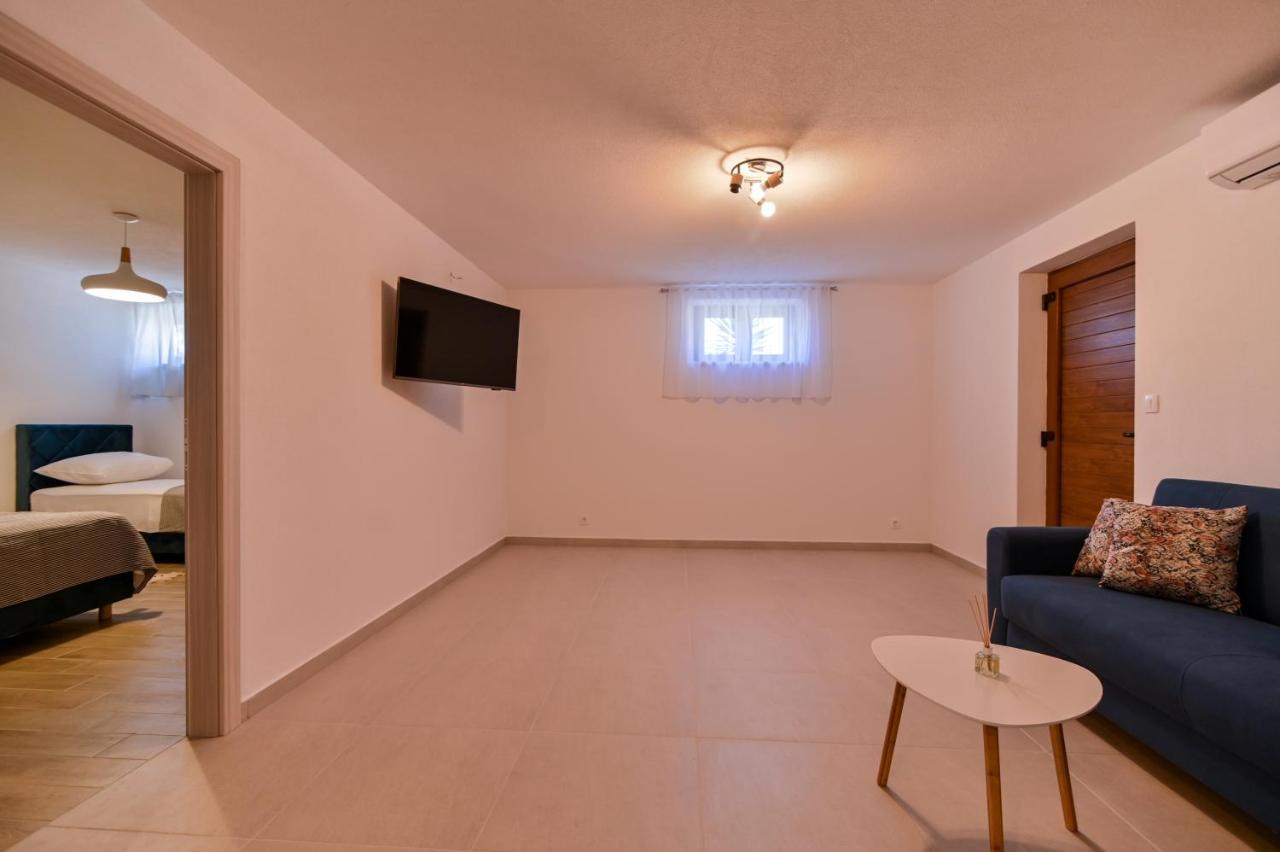 Villa Rudini With Heated Pool Okrug Gornji Bagian luar foto