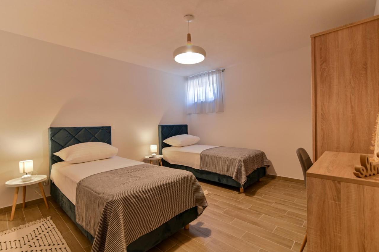 Villa Rudini With Heated Pool Okrug Gornji Bagian luar foto